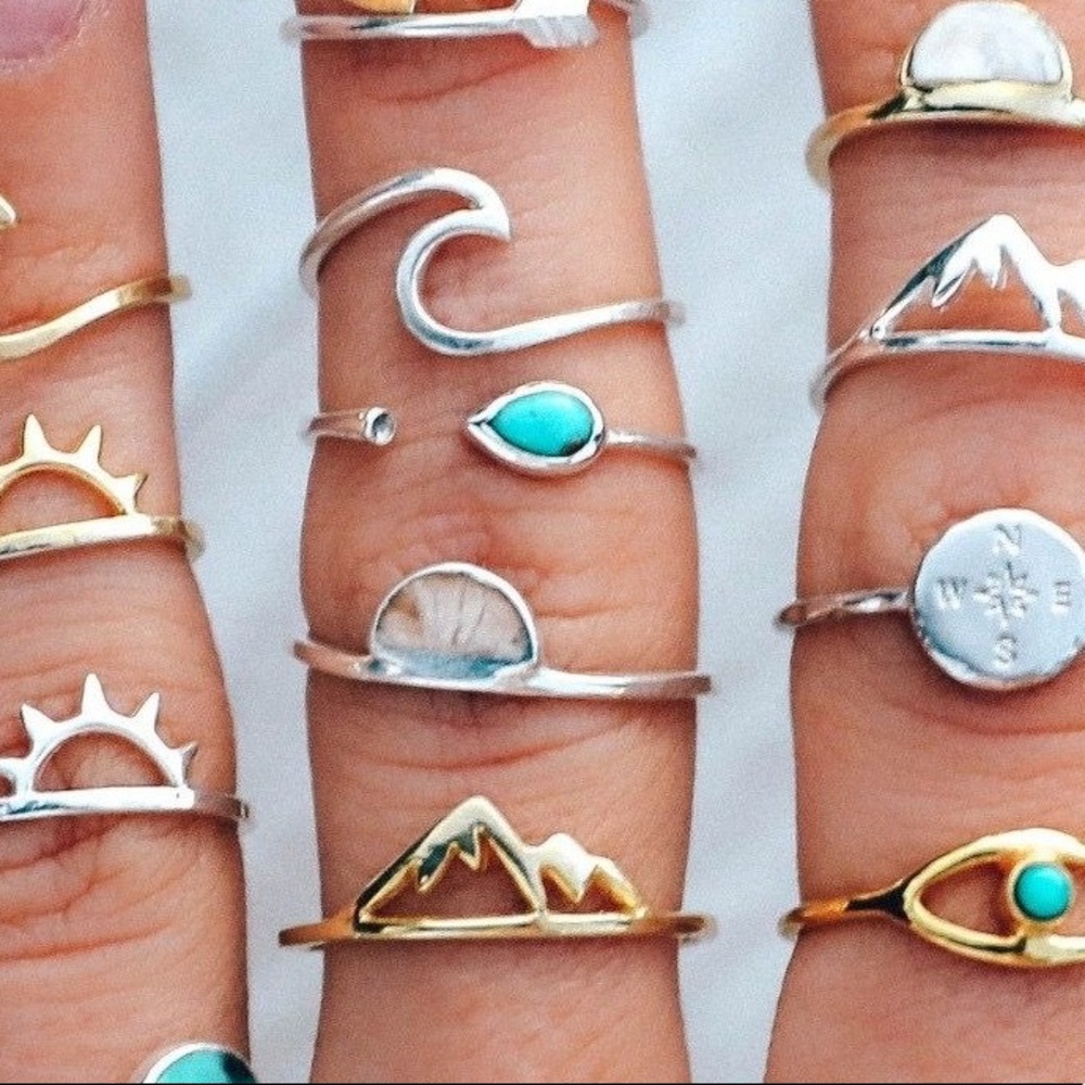 Blue and silver arrow head ring